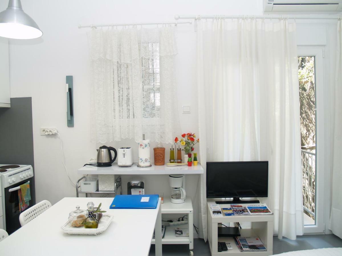 Newly Renovated Apt In Kolonaki Athens Exterior photo