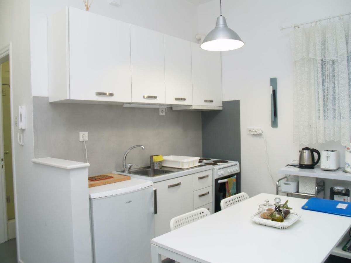 Newly Renovated Apt In Kolonaki Athens Exterior photo