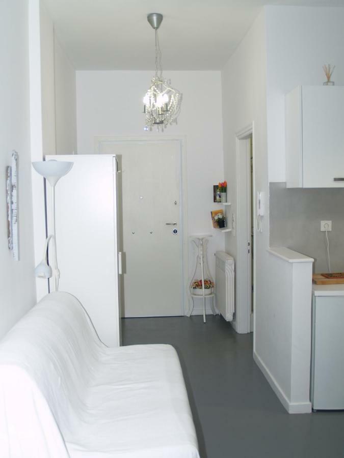 Newly Renovated Apt In Kolonaki Athens Exterior photo