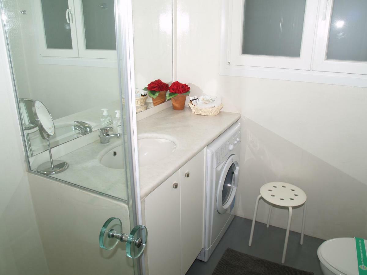 Newly Renovated Apt In Kolonaki Athens Exterior photo